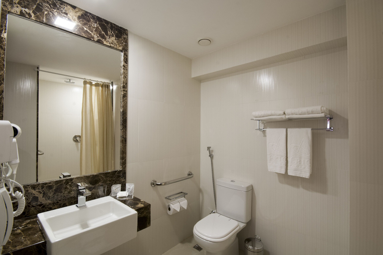 Bathroom 5, Américas Copacabana Hotel, Rio de Janeiro
