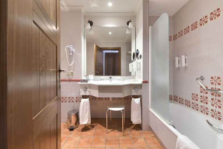 Bathroom 5, Hotel Fuerte Conil-Resort, Cádiz