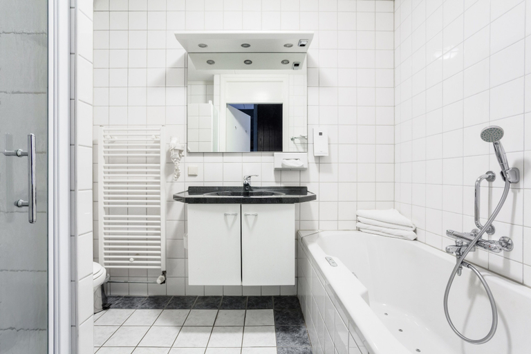 Bathroom 4, Fletcher Hotel-Restaurant De Broeierd, Enschede