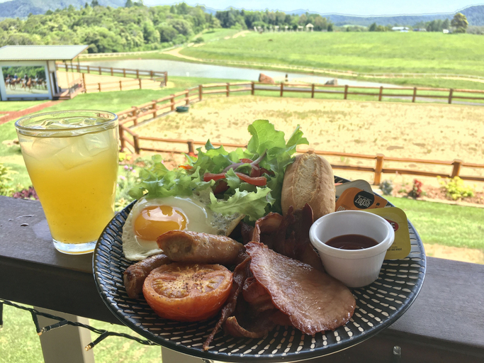 Food & Drinks 5, Kur Cow farm, Mareeba