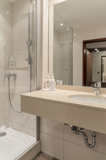 Bathroom 5, Hotel Fuchsen, Esslingen