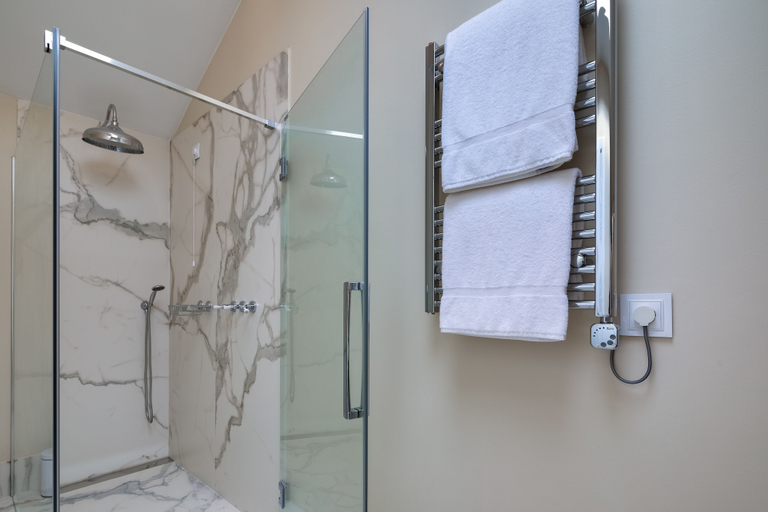 Bathroom 5, Quinta Jardins do Lago, Funchal