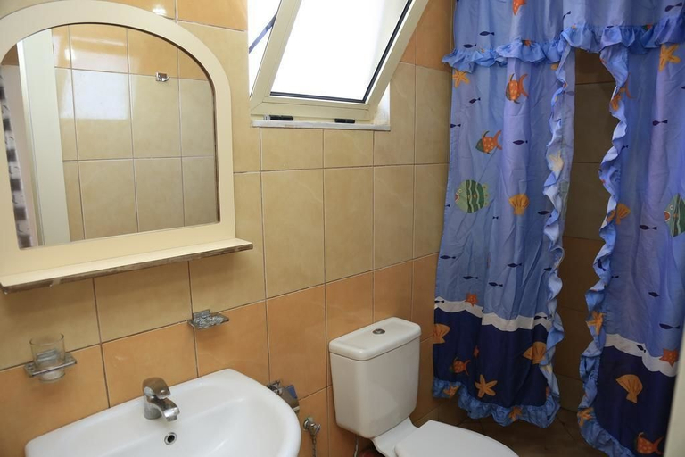 Bathroom 3, Qeparo Napolon Complex, Vlorës