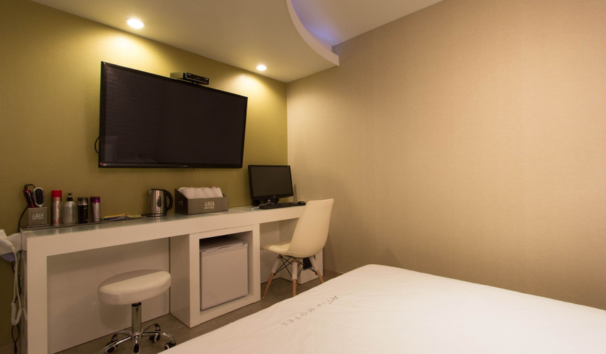 Bedroom 3, Aria Motel, Dong