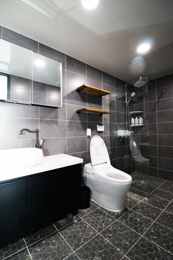 Bathroom 5, The Stay Hostel, Yeosu