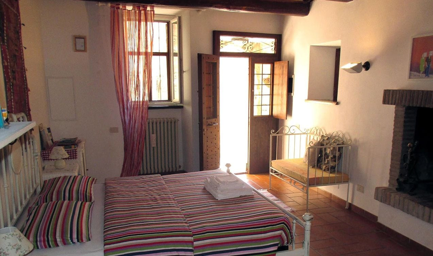 Bedroom 2, Vico Del Poeta, Perugia