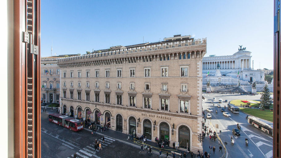 Exterior & Views, Rental In Rome Piazza Venezia View Luxury Apartments, Roma