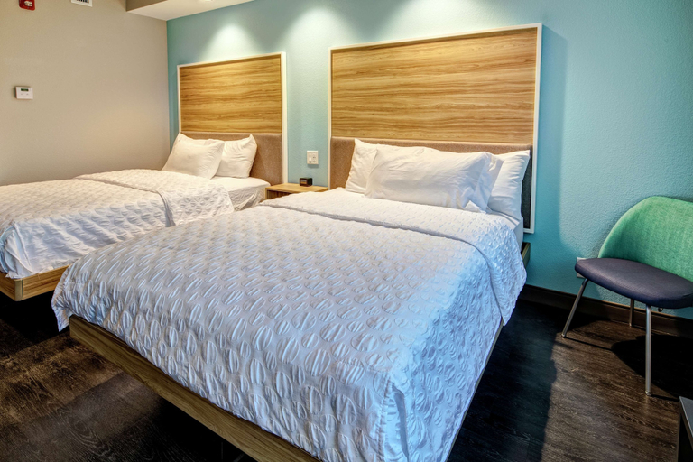 Bedroom 2, Tru By Hilton Roanoke Hollins, Roanoke