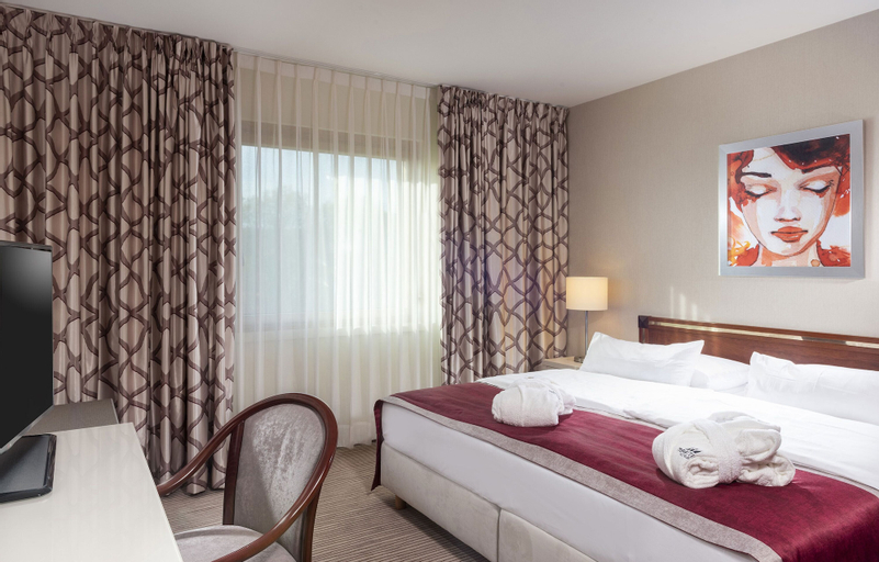 Bedroom 2, Maritim Hotel Bonn, Bonn