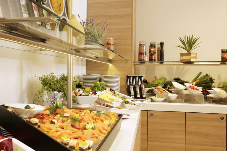 Food & Drinks 5, H4 Hotel Berlin Alexanderplatz, Berlin