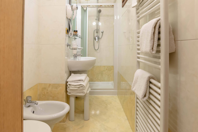 Bathroom 5, Hotel Alba Palace, Florence