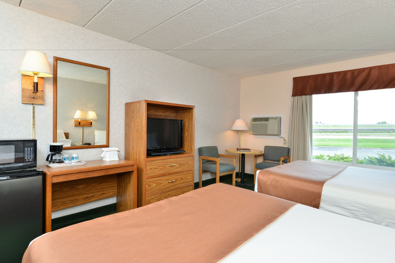 Bedroom 3, Super 8 by Wyndham Rapid City, Pennington