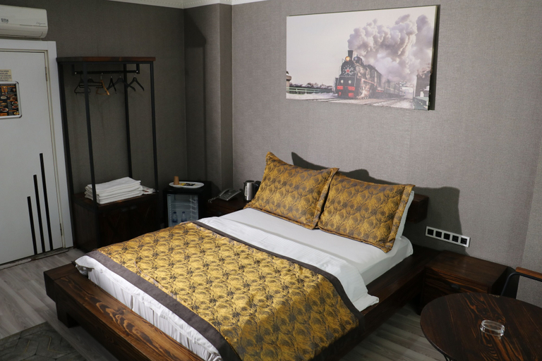 Bedroom 4, Zengin City Hotel, Kartal