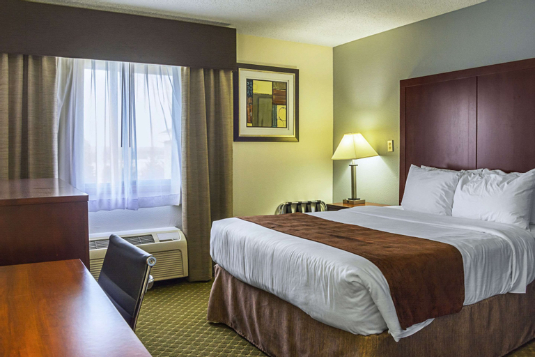 Bedroom 3, Quality Inn & Suites Clackamas – Portland, Clackamas
