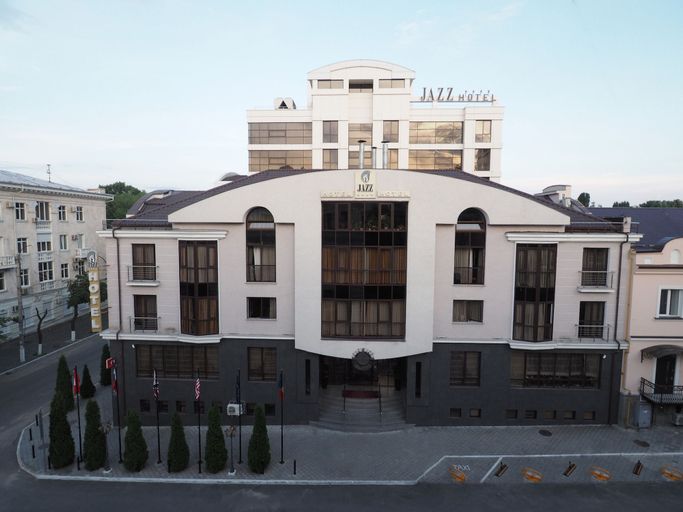 Exterior & Views 2, Mercure Chisinau Center Jazz Hotel
