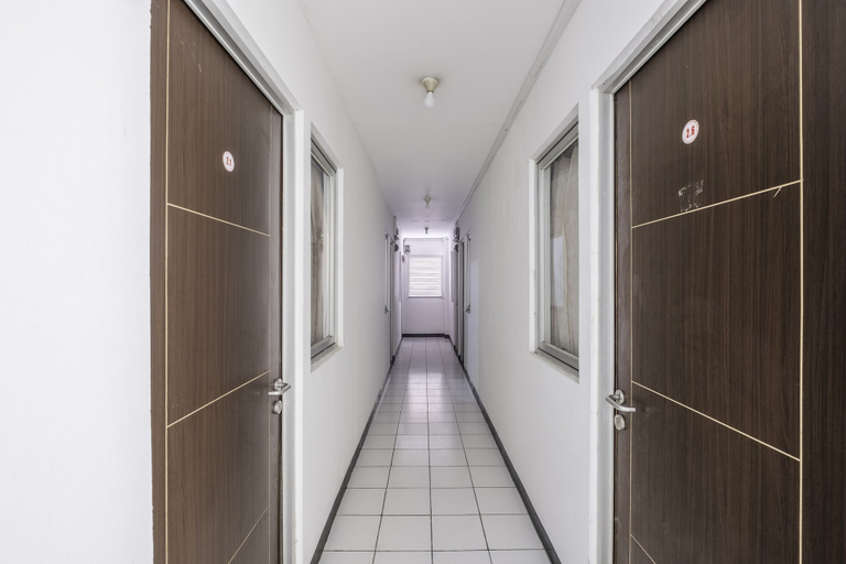 Others 5, Super OYO 1568 Stasiun Ka Cirebon Guest House, Cirebon