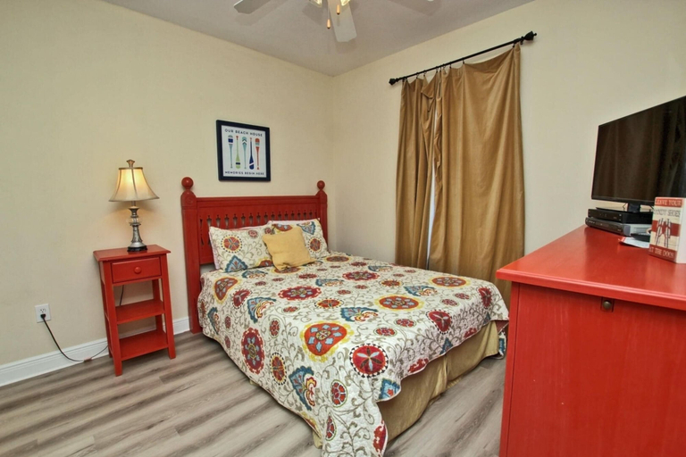 Bedroom 3, Crystal Tower by Youngs Suncoast, Baldwin