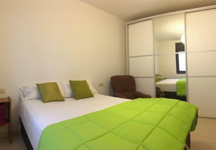 Bedroom 3, Aiguaneu Apartaments Center, Girona
