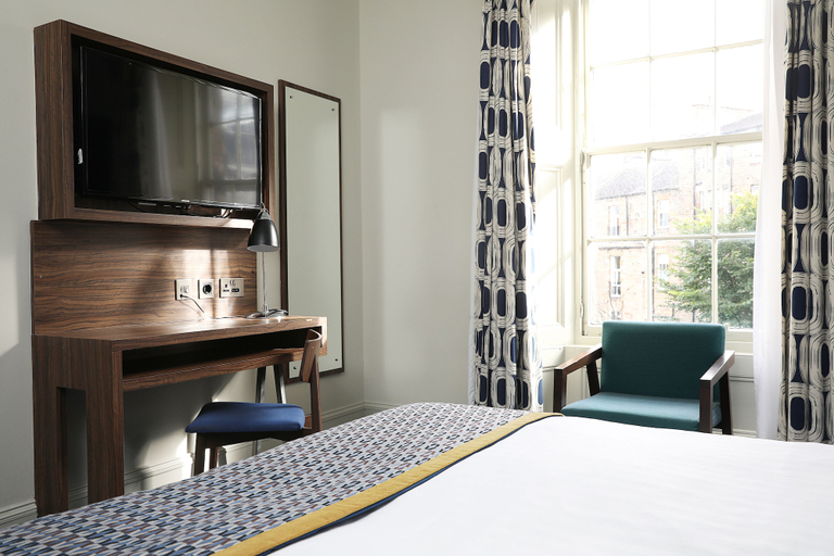 Bedroom 4, Cairn Hotel, Edinburgh