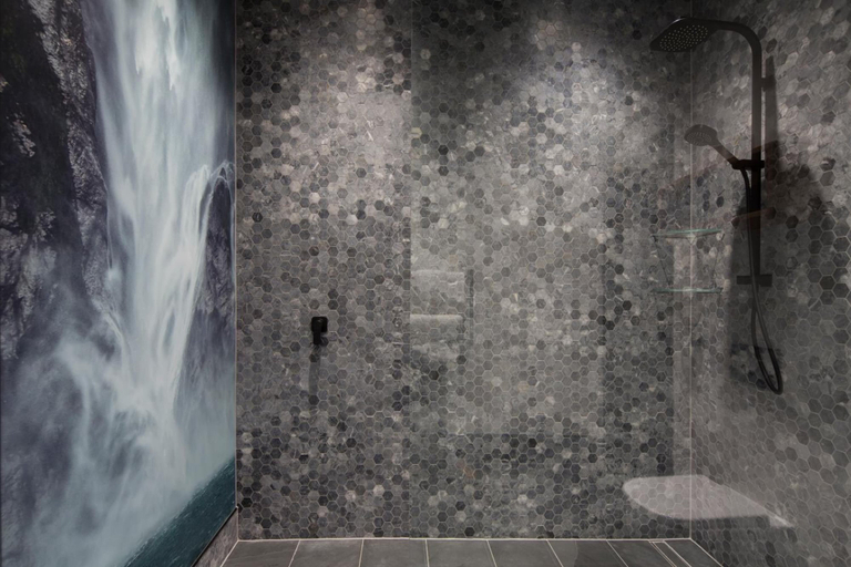Bathroom 4, The Cinema Suites, Southland