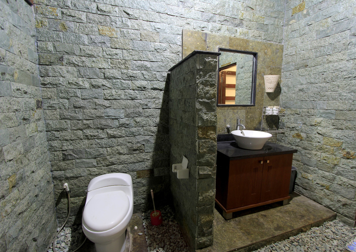 Bathroom 5, Alamanda, Badung