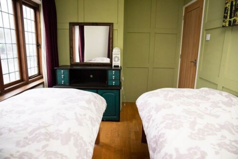 Bedroom 2, Yoghurt Rooms, West Sussex