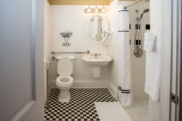 Bathroom 3, The Marshall House, Chatham
