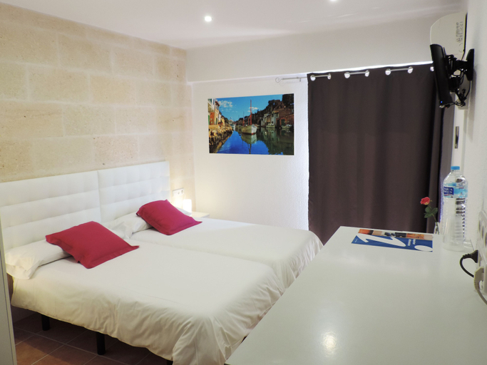 Bedroom 5, Marblau Hostal, Baleares