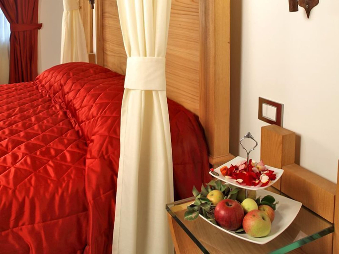 Bedroom 4, Antico Casale Russo, Napoli