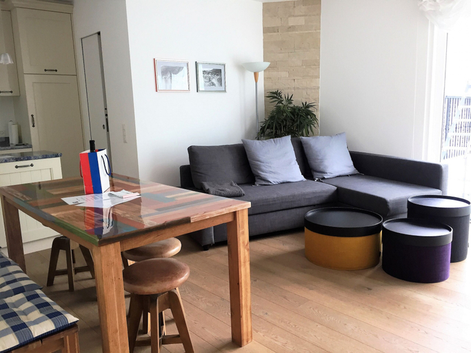 In-room dining 3, Direct on Lugano Lake: Take a Swim From Your Villa, Mendrisio