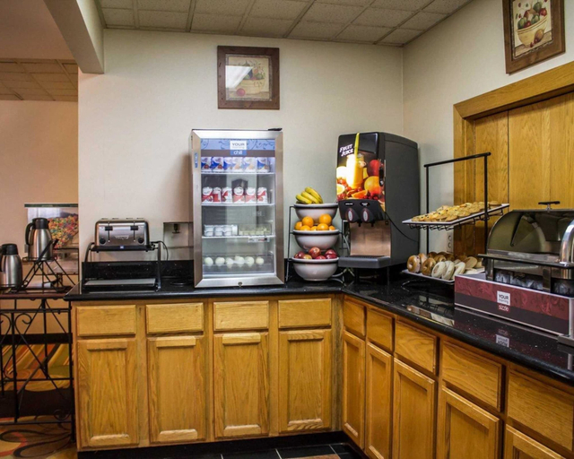 Food & Drinks 5, Quality Inn Akron South, Summit