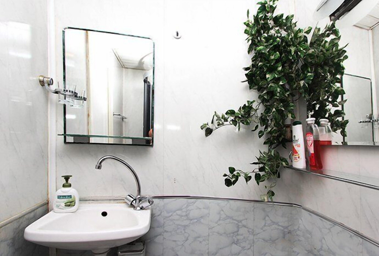 Bathroom 3, Apartlux Zatsepskiy, Central
