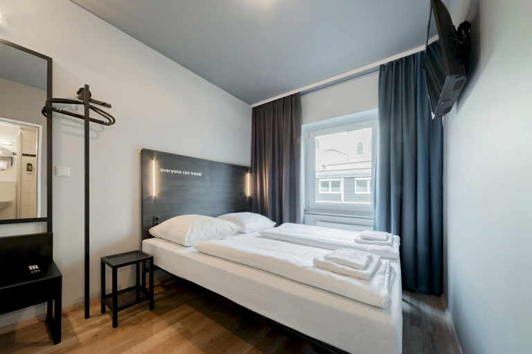 Bedroom 3, a&o Köln Dom, Köln
