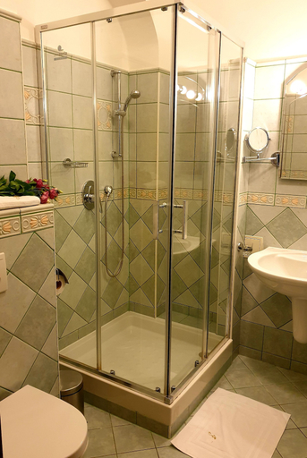 Bathroom 4, Prague Golden Age, Praha 1