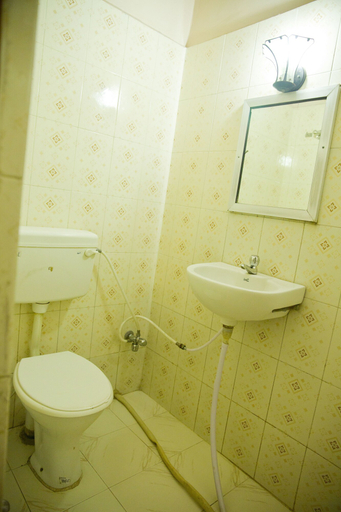 Bathroom 5, Hotel Ganesha, Varanasi