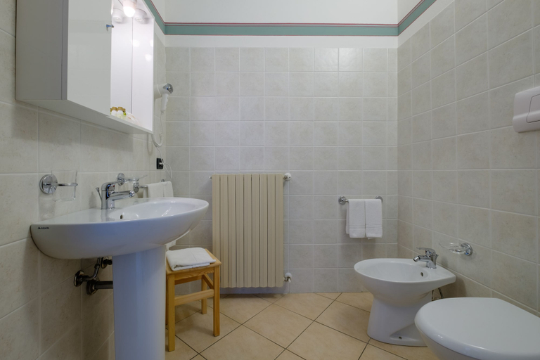 Bathroom 4, Hotel Tre Punte, Brescia