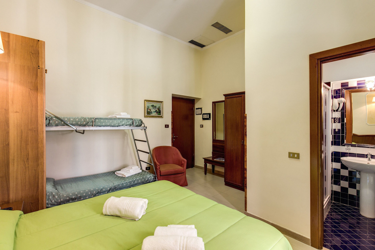 Bedroom 4, Hotel Cambridge, Rome