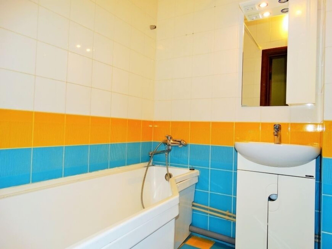Bathroom 3, Inndays on Micheeva, Tula