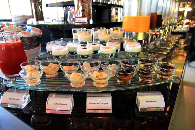 Food & Drinks 9