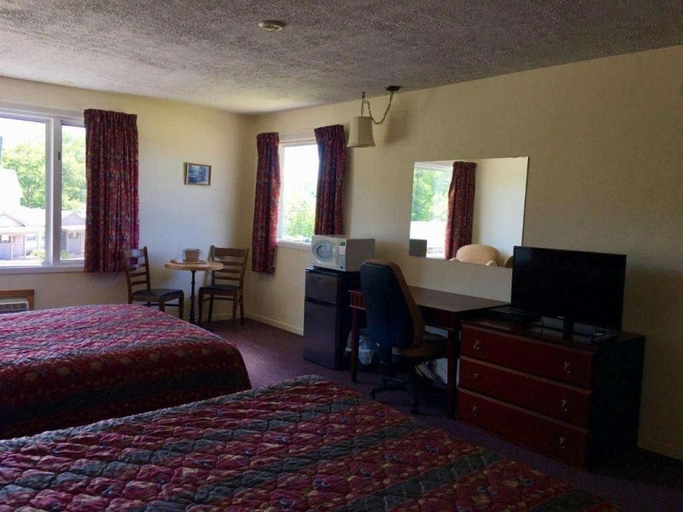 Bedroom 2, The Fort Nashwaak Motel, York