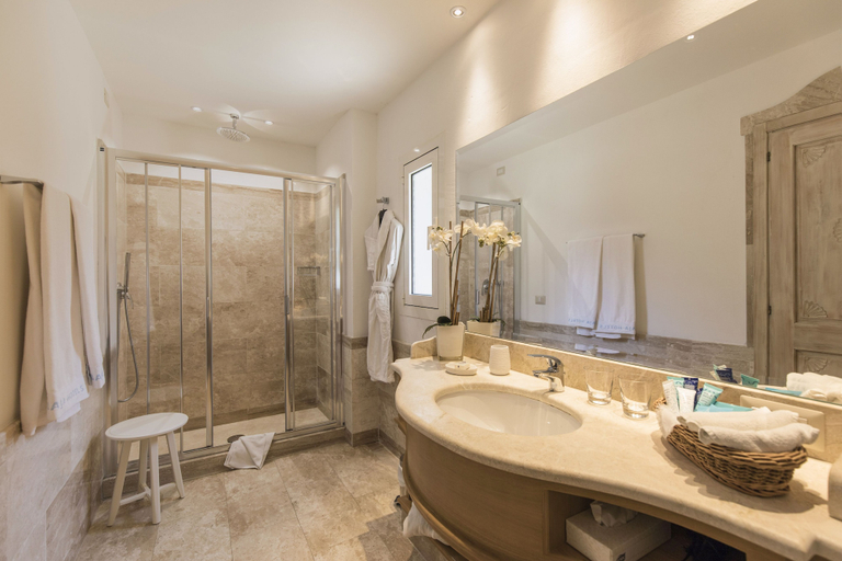 Bathroom 5, Grand Relais Dei Nuraghi, Olbia-Tempio