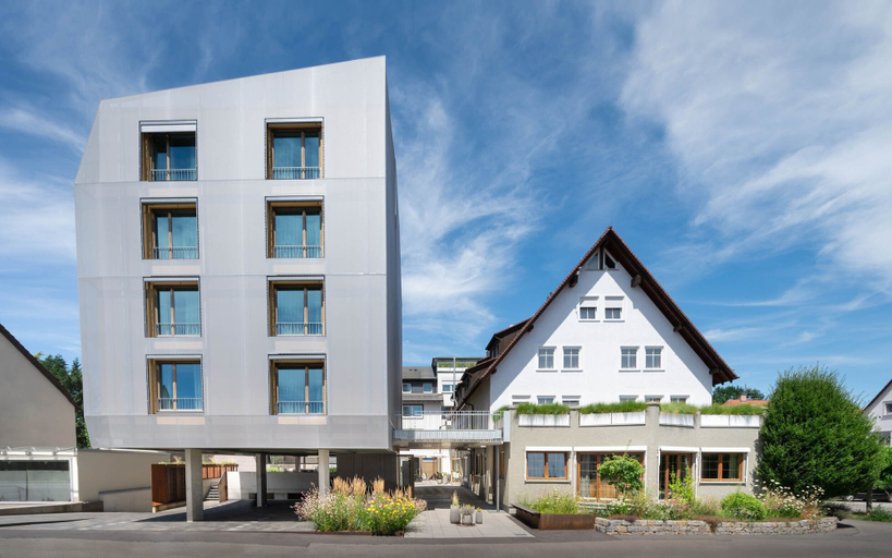 Exterior & Views