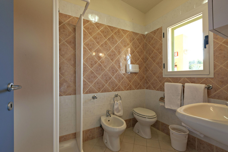 Bathroom 4, Hotel Baia Aranzos, Olbia-Tempio