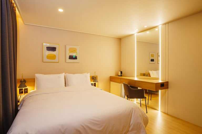 Bedroom 4, Hotel Pico, Tongyeong