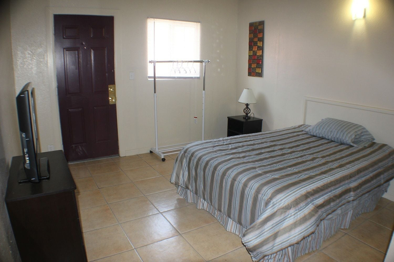 Bedroom 5, International Casa, Alameda