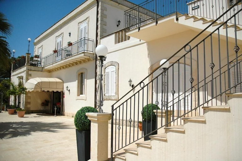 Exterior & Views 2, Charme Hotel Villa Principe di Fitalia, Syracuse