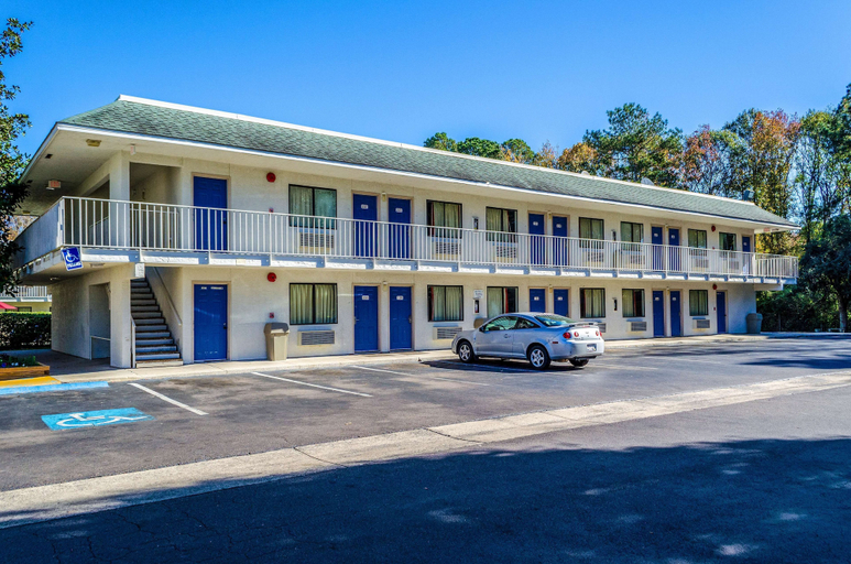Exterior & Views 2, North Charleston Lodge, Charleston