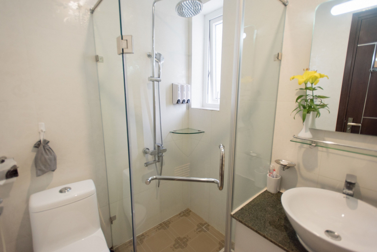 Bathroom, Golden Amour Hotel, Hoàn Kiếm