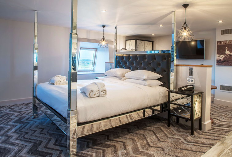 Bedroom 3, DoubleTree by Hilton Hotel Bristol South - Cadbury House, North Somerset