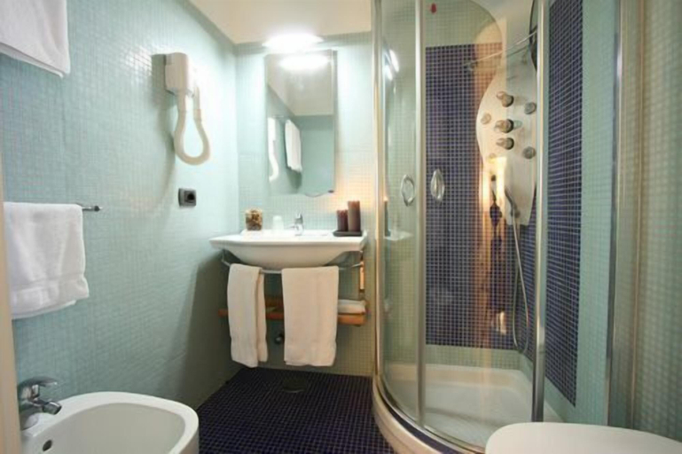 Bathroom 5, Blurooms, Napoli